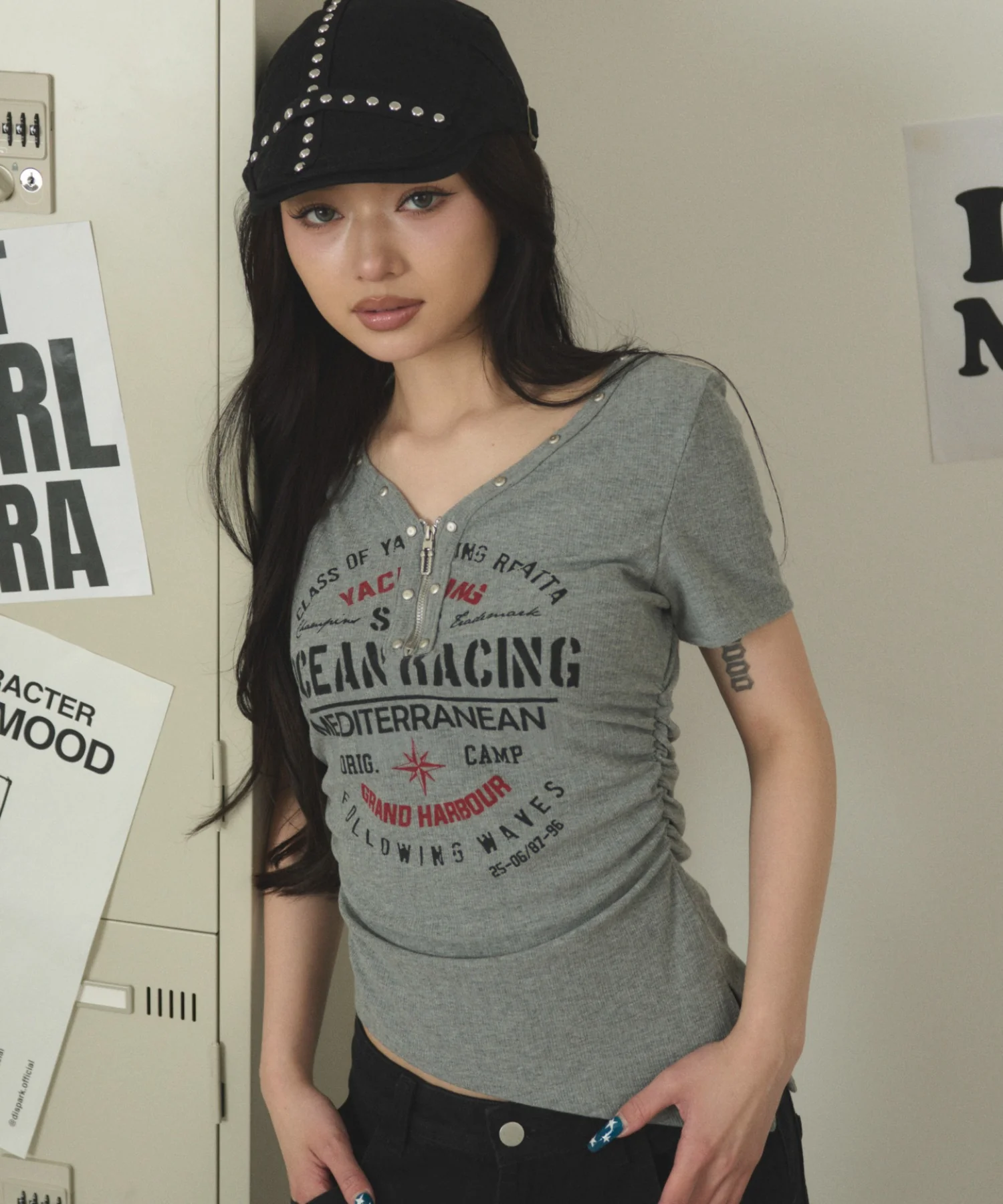 スタッズジップVネックSS　Tシャツ - Image 2