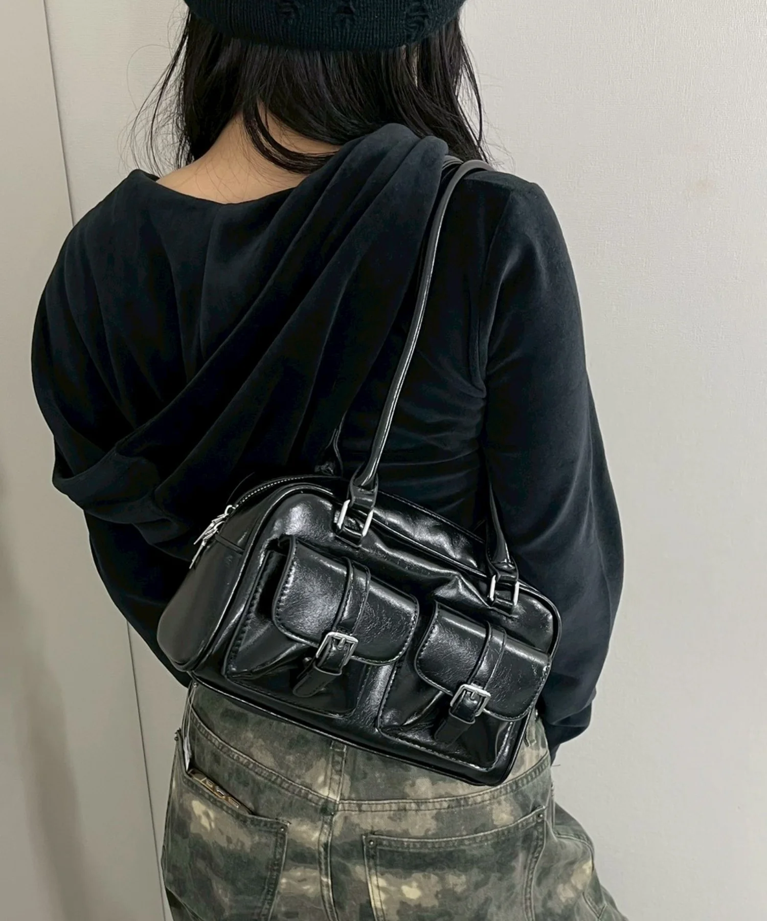 ベルト2ポケットデザインボストンバッグ