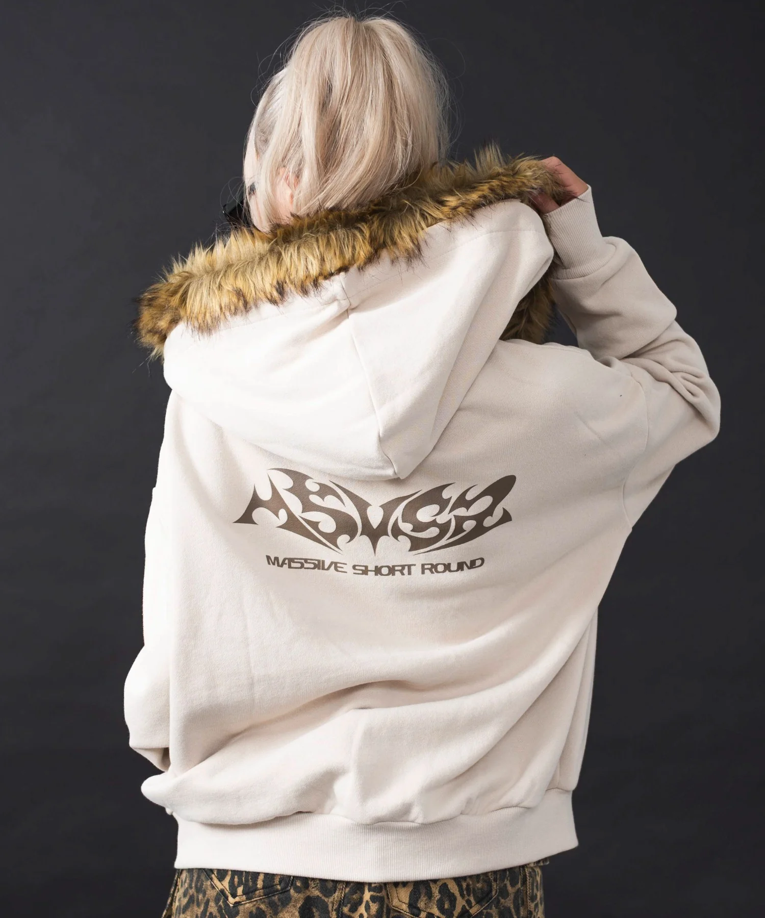 MA55IVE ファーグラフィックZIPパーカー - Image 6