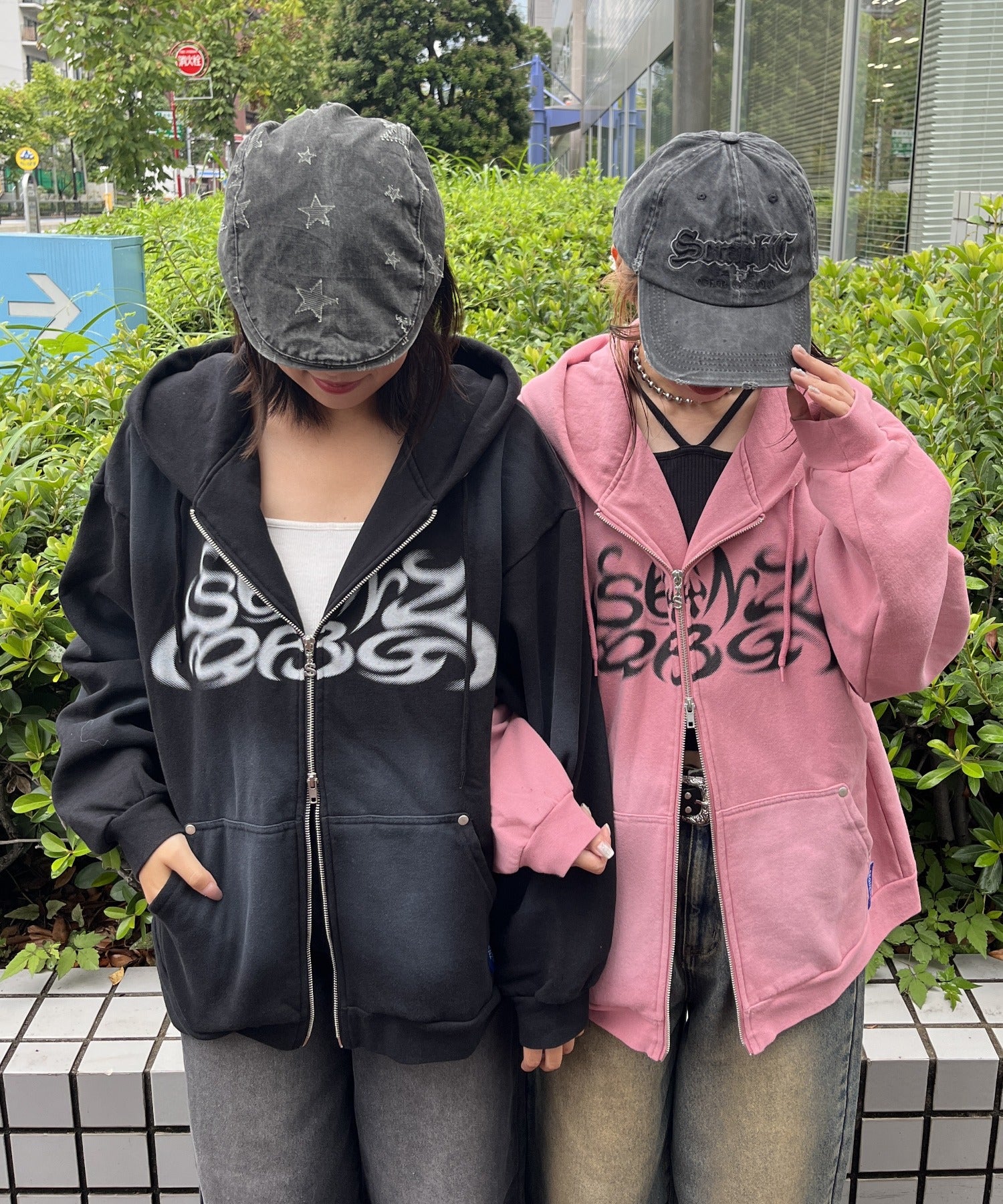 SEQUENZ ロゴフェードZIPパーカー
