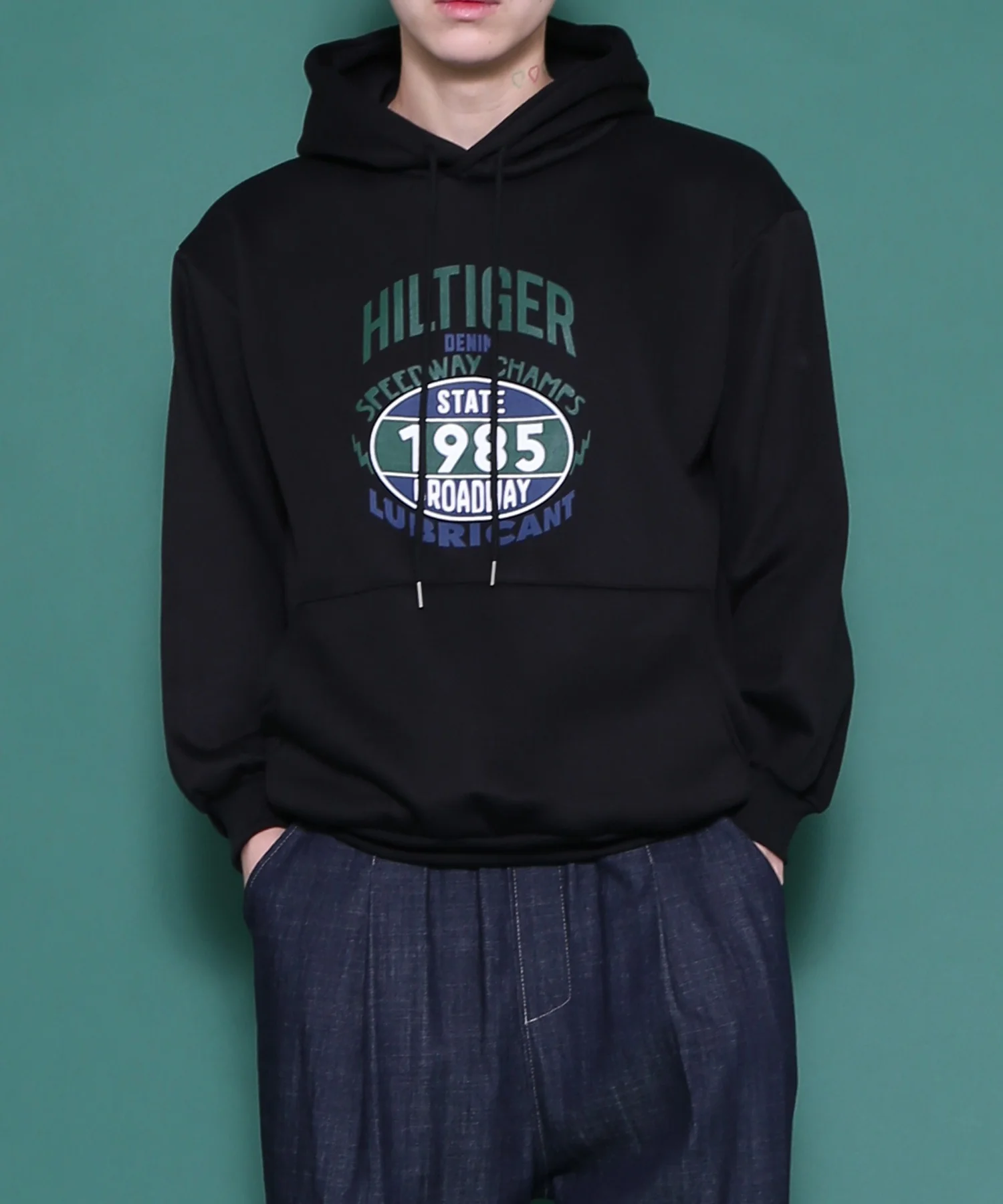 HILTIGERパーカー