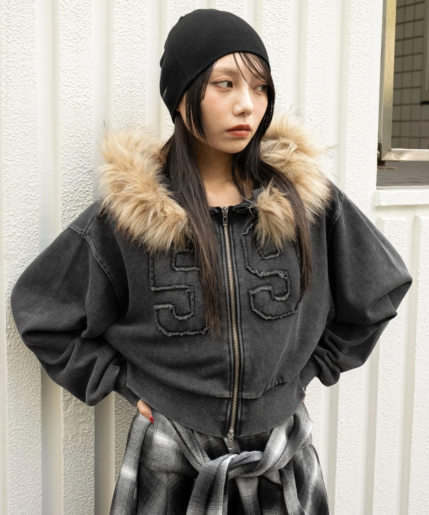 ファーフードショートZIPパーカー