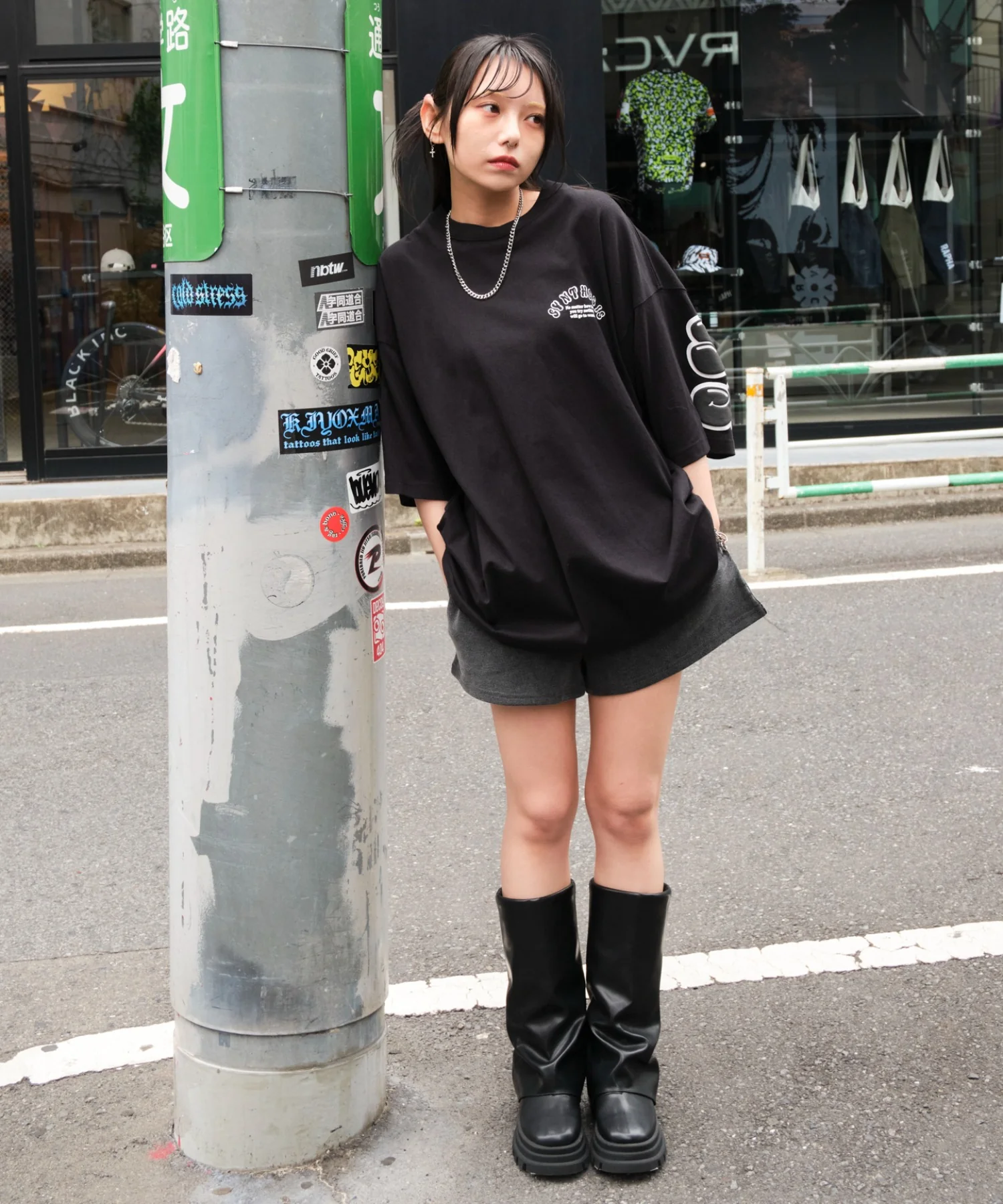 アクセ付きストレートロゴT(SS) - Image 8