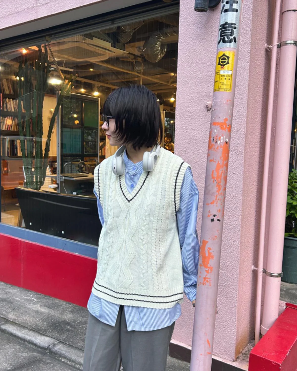 ラインデザインニットベスト - Image 4